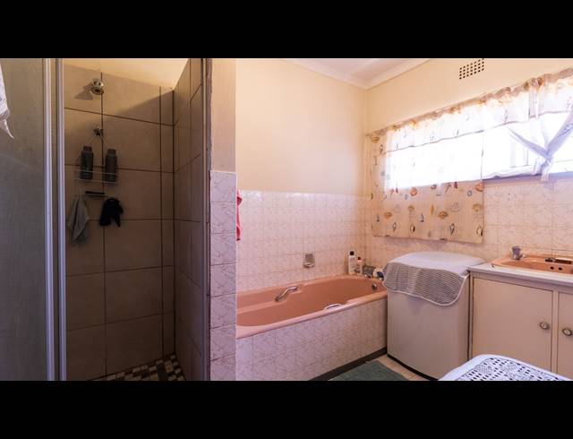 4 BEDROOM HOUSE FOR SALE IN MOORREESBURG